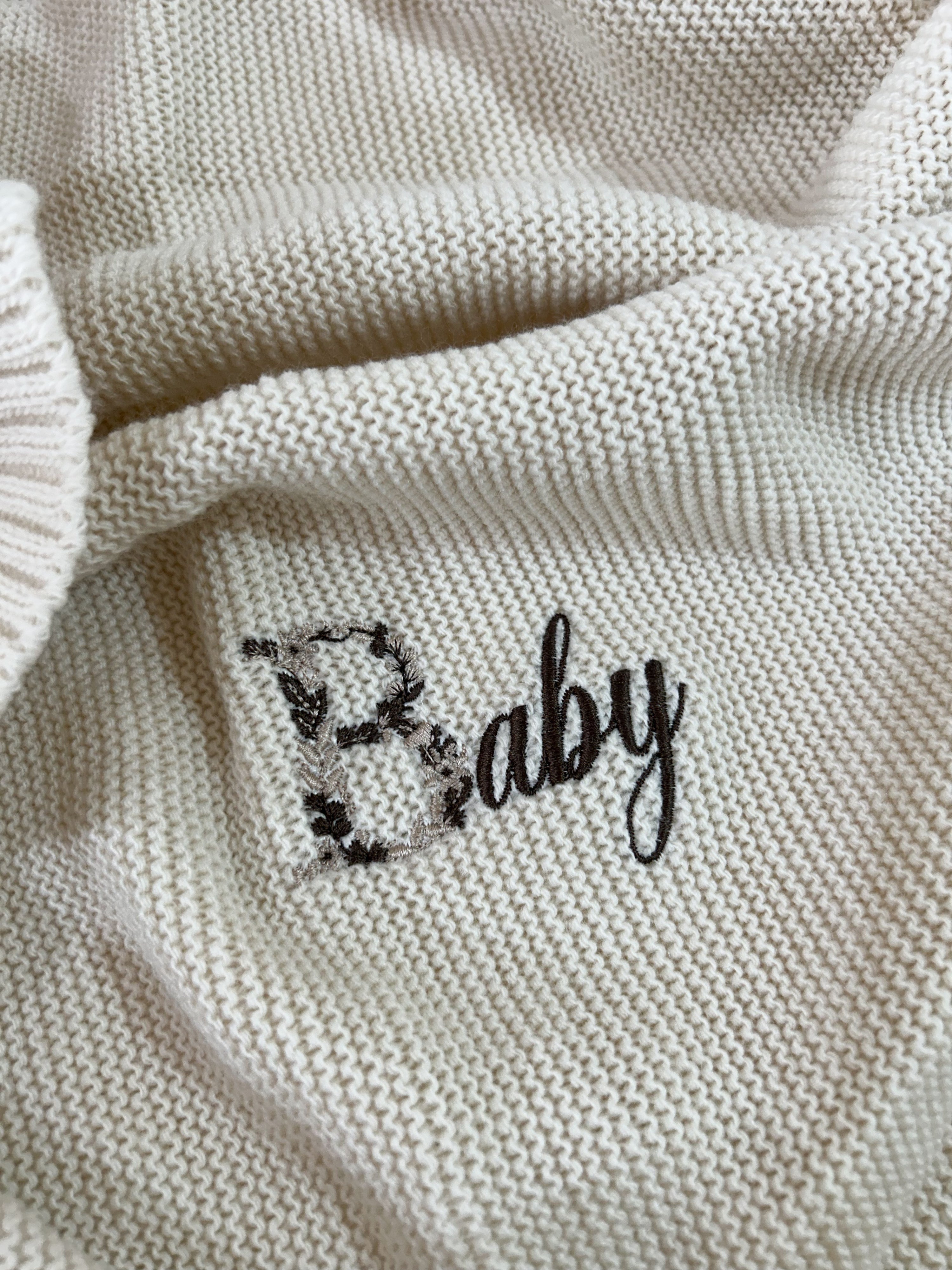 Plaide tricot nude brodé