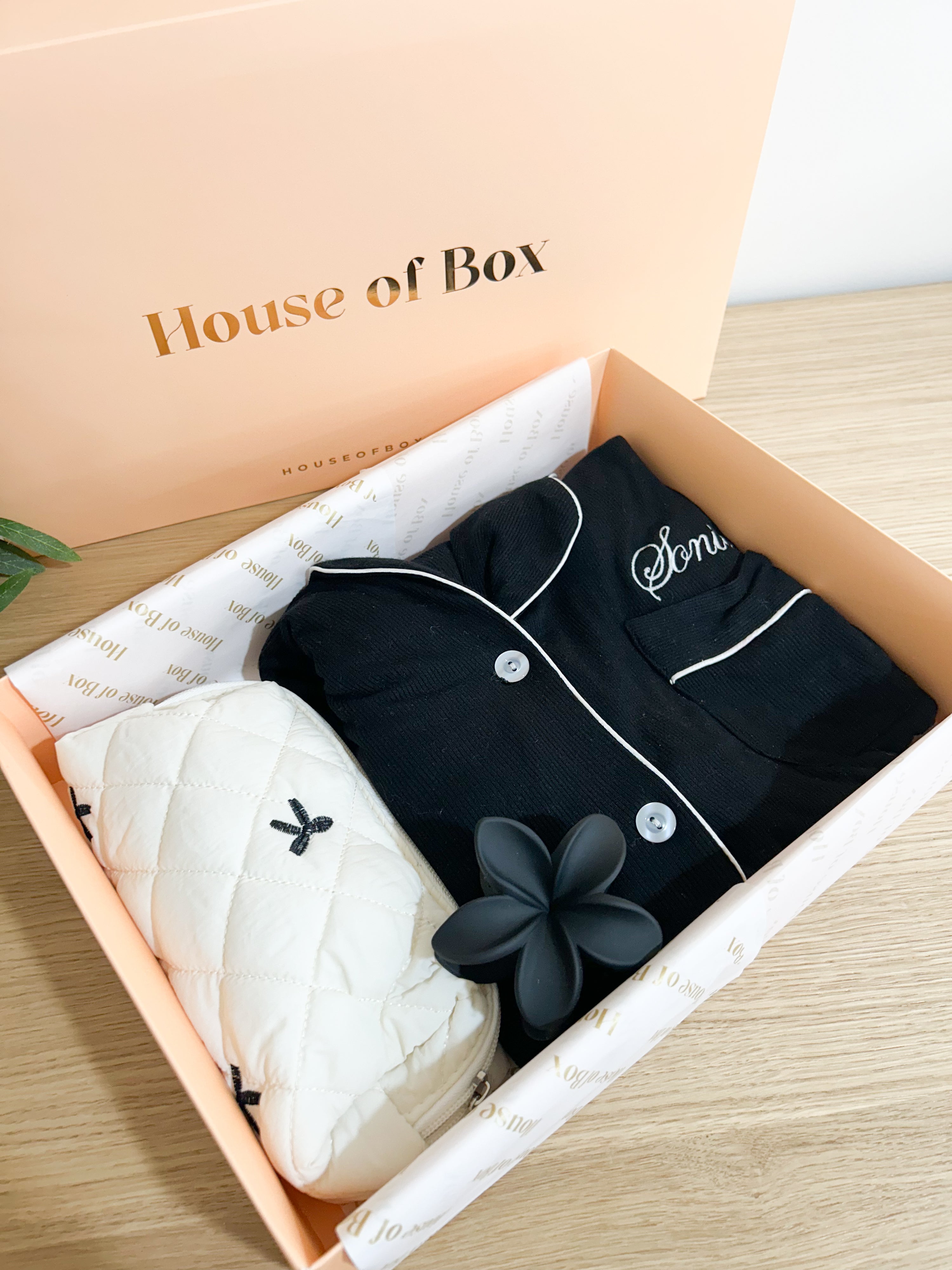 Coffret pyjama clean girl brodé black