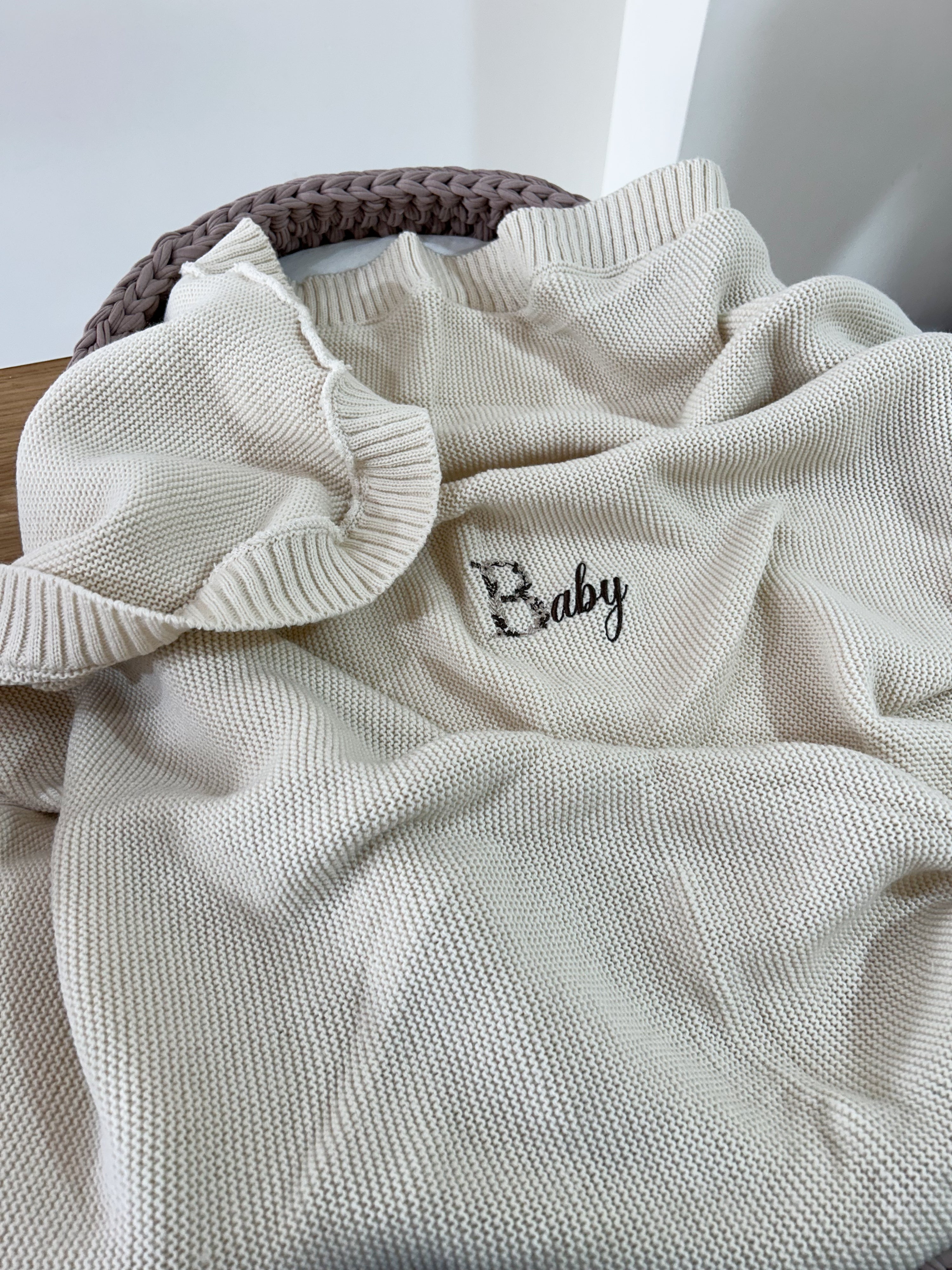 Plaide tricot nude brodé